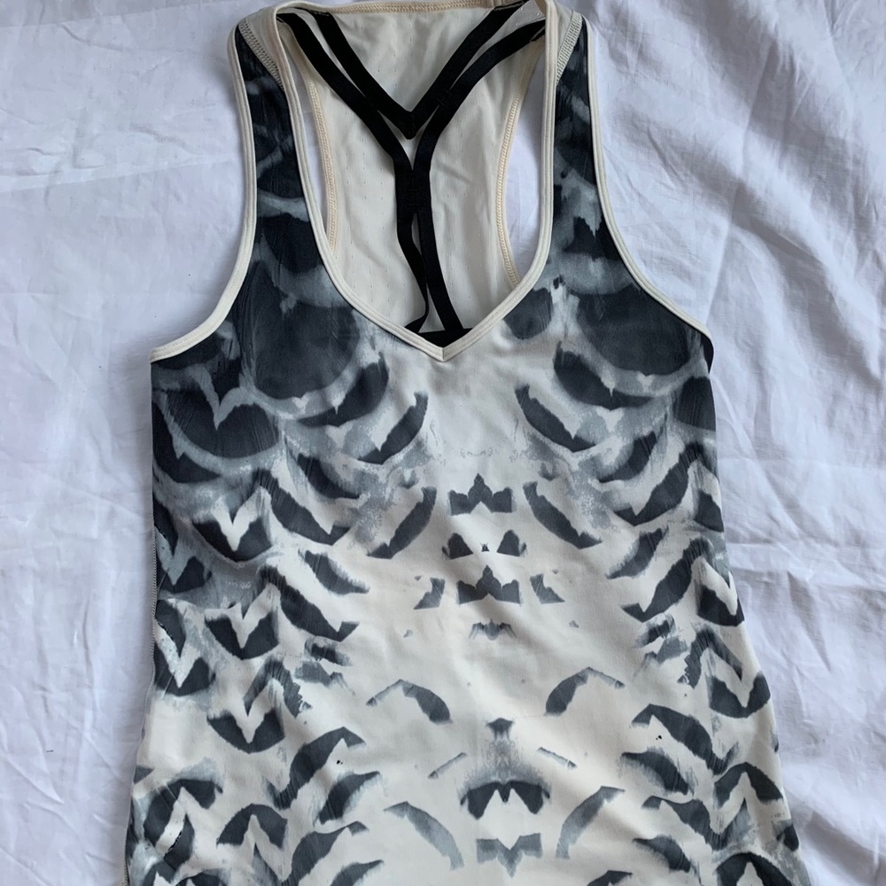 Lululemon tank